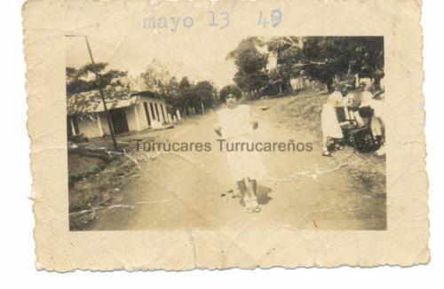 Rosa-Aguero-Frente-a-la-Escuela-001-1024x667